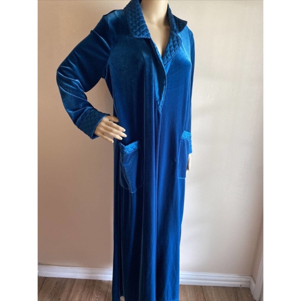 VINTAGE Jaquil Samandi Velvet Robe from Nieman Marcus